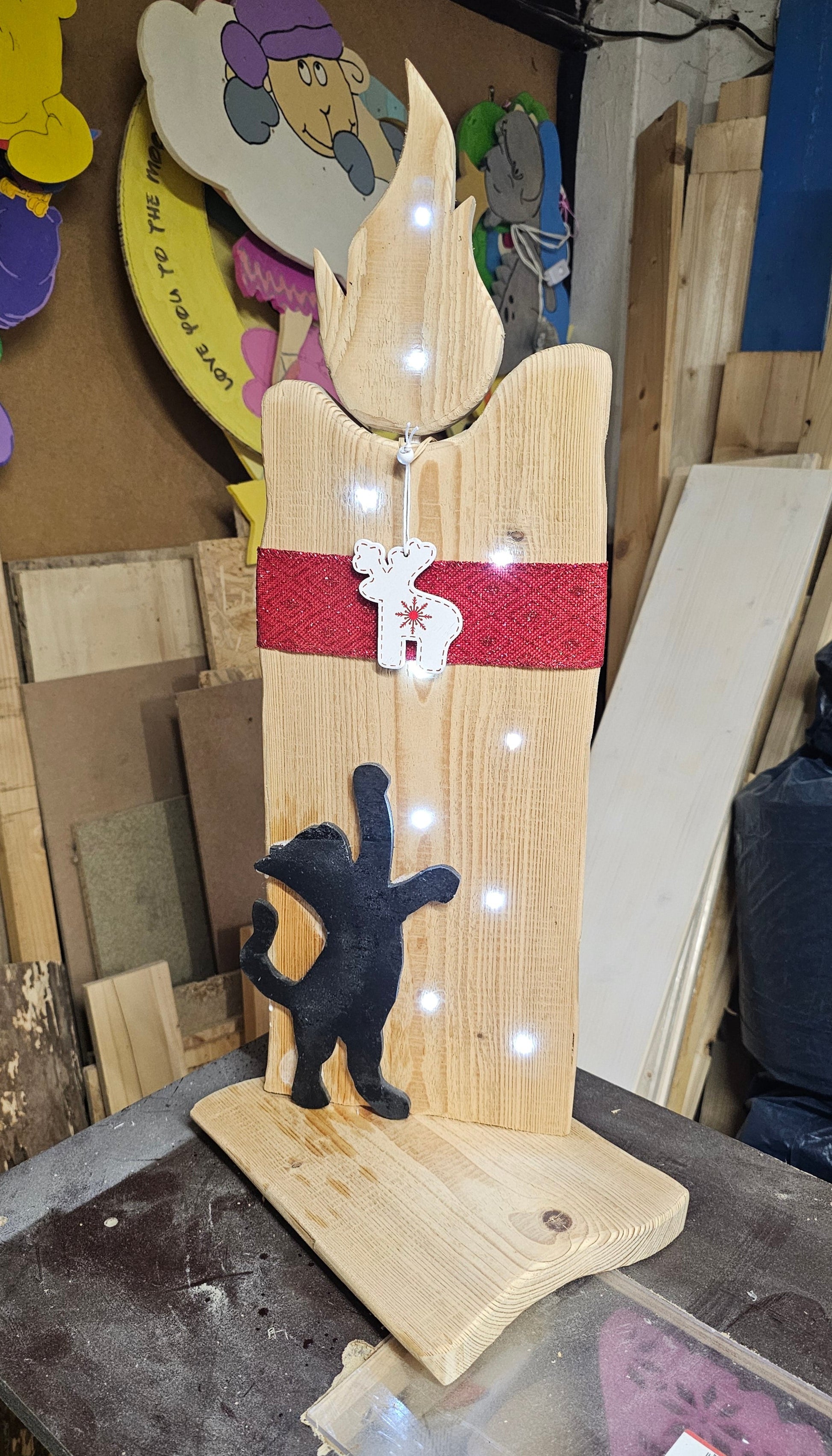 Holzkerze mit Katze Holzstele Holzaufsteller Weihnachten - Lilis Shop