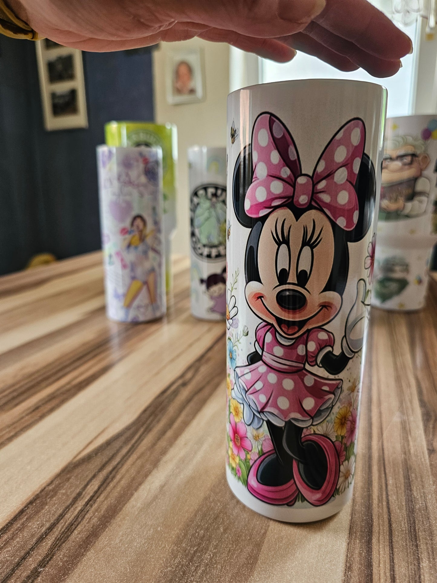 Minnie Maus mit Blumen 20oz Tumbler