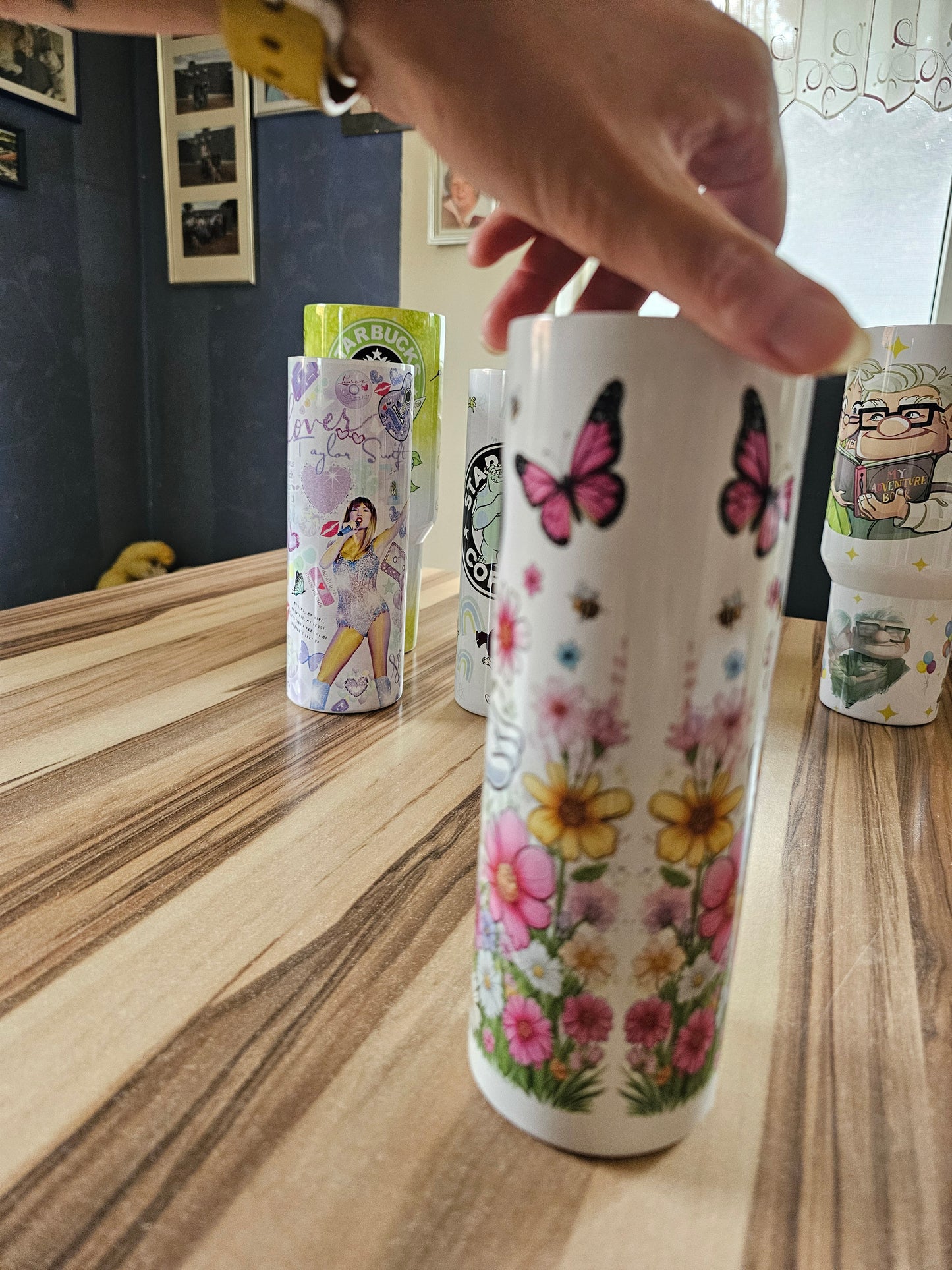 Minnie Maus mit Blumen 20oz Tumbler